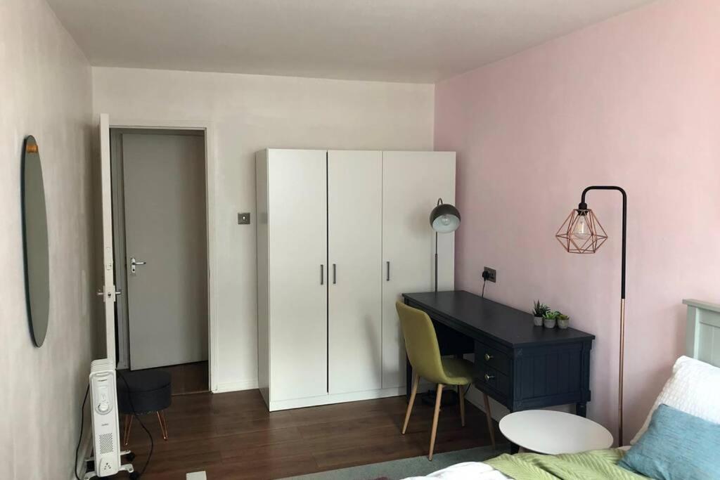 Super Spacious 2 Bedroom Apt 20Mn From Central. London Exterior photo