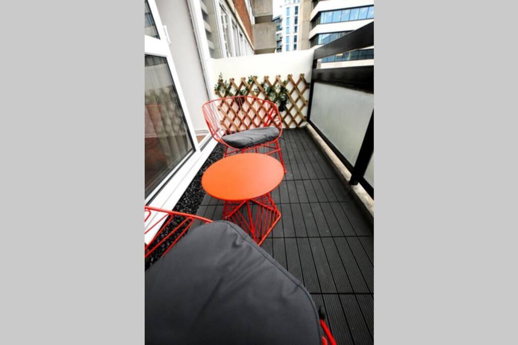 Super Spacious 2 Bedroom Apt 20Mn From Central. London Exterior photo