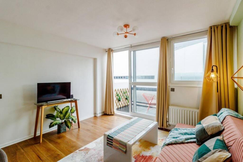 Super Spacious 2 Bedroom Apt 20Mn From Central. London Exterior photo