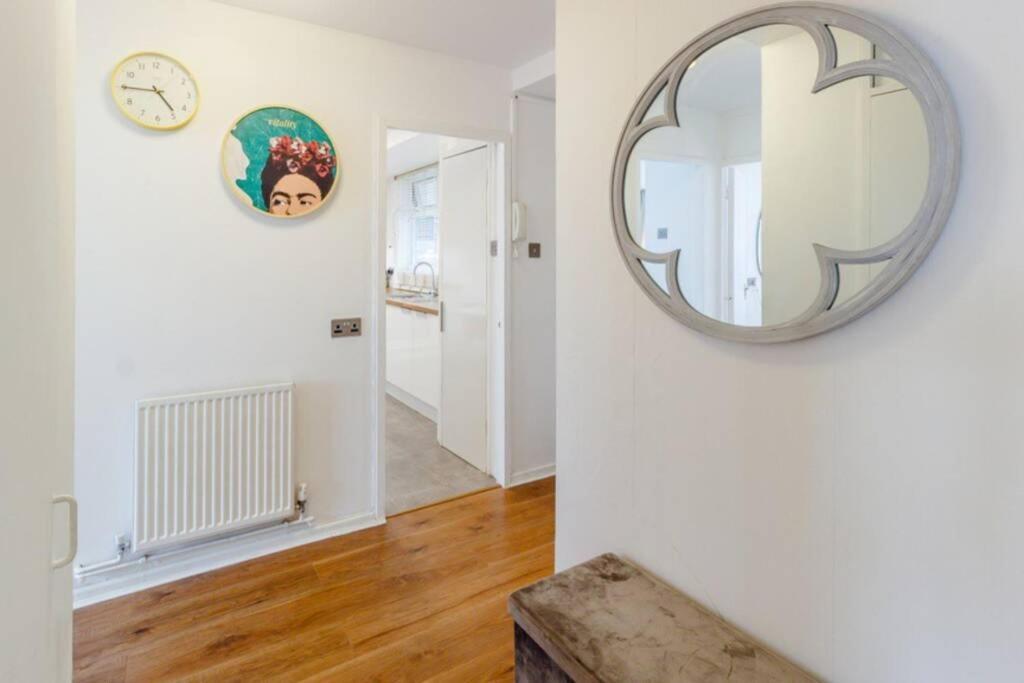 Super Spacious 2 Bedroom Apt 20Mn From Central. London Exterior photo